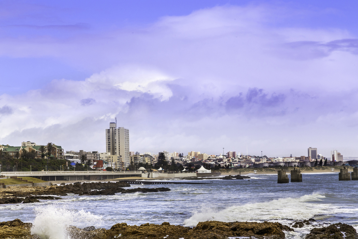 Bunkering remains on standby in Algoa Bay amid bad weather Rennies