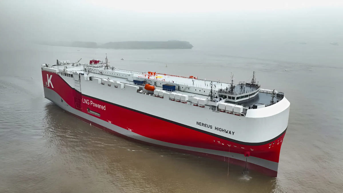 K Line takes delivery of LNG dual-fuel car carrier